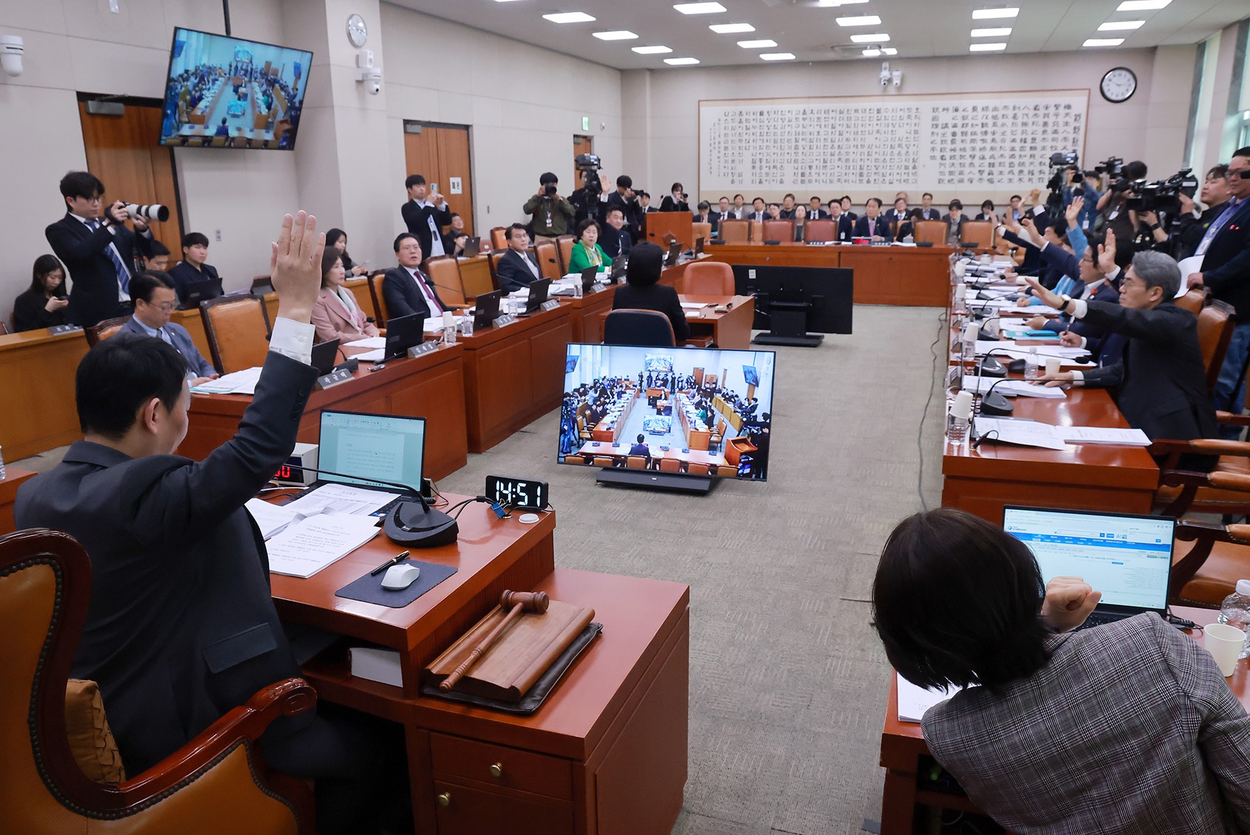 노동절 공휴일 법사위 통과 관련 이미지